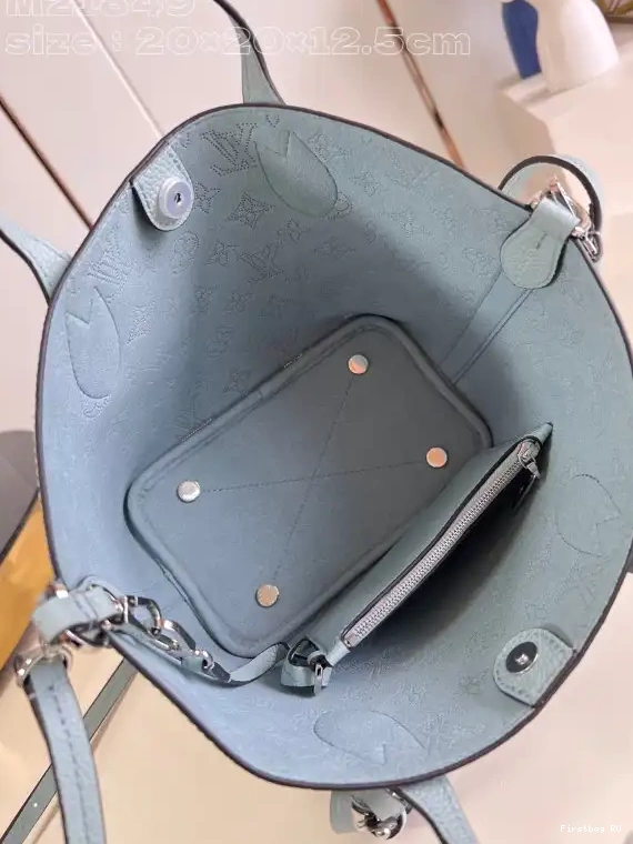 First bag ru LOUIS VUITTON PM BLOSSOM 0519